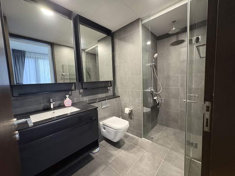 Park Colonial, 2 Woodleigh Lane, 2 Bedrooms, 678 sqft, Condominium For Sale, by Kenji Wong, 500141939 - Bathroom - PropertyGuru.com.sg