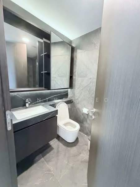 Hyll on Holland, 89 Holland Road, 2 Bedrooms, 614 sqft, Condominium For Rent, by Anthea Yeo 杨丽娇, 500141940 - Bathroom - PropertyGuru.com.sg