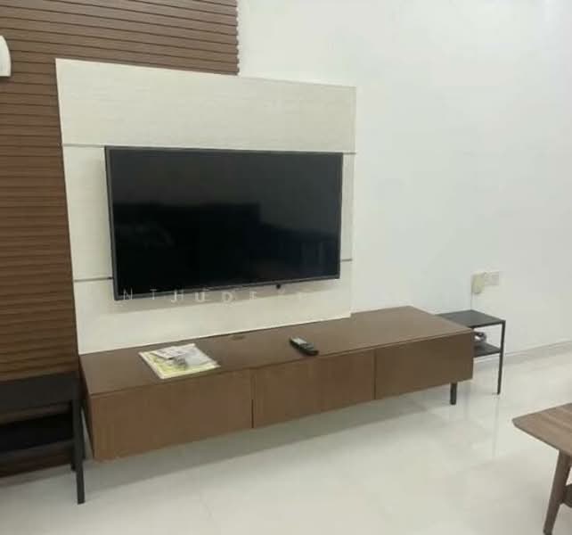 Warner Court, 110 Holland Ave, 2 Bedrooms, 1,141 sqft, Condominium For Rent, by Jude Teem, 500141952 - Living Room - PropertyGuru.com.sg