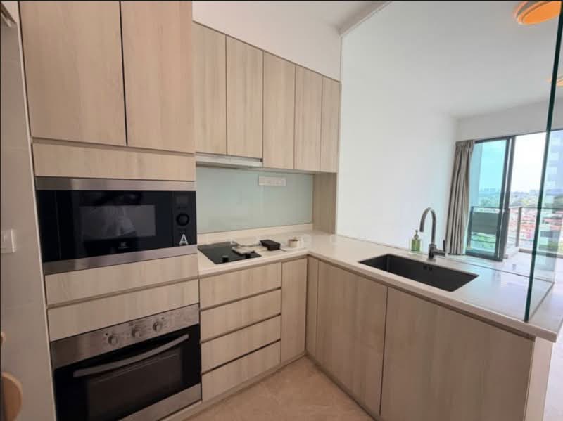 Thomson Three, 21 Bright Hill Drive, 2 Bedrooms, 732 sqft, Condominium For Rent, by Alex Goh, 500141955 - Kitchen - PropertyGuru.com.sg