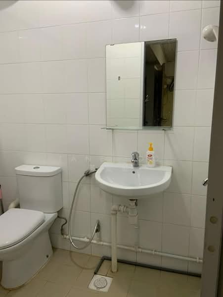 141 Yishun Ring Road, 141 Yishun Ring Road, 2 Bedrooms, 764 sqft, HDB Flat For Rent, by Zane Soo 苏昱能, 500141974 - Bathroom - PropertyGuru.com.sg
