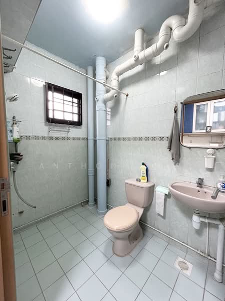 661C Jurong West Street 64, 661C Jurong West Street 64, 3 Bedrooms, 1,184 sqft, HDB Flat For Rent, by Anthony Lee, 500141994 - Bathroom - PropertyGuru.com.sg