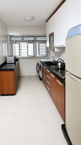 52 Strathmore Avenue, 52 Strathmore Avenue, Room Rental, 100 sqft, HDB Flat For Rent, by Bryan Cheng, 500141997 - Kitchen - PropertyGuru.com.sg