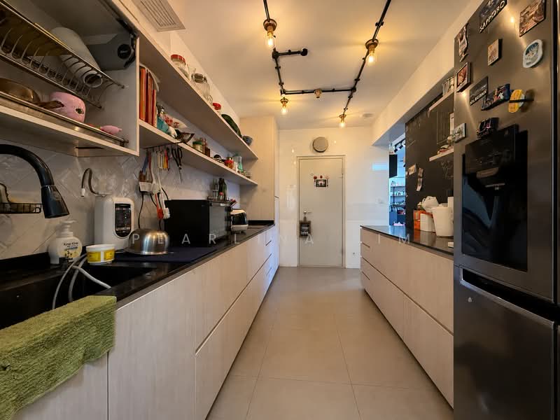 464A Bukit Batok West Avenue 8, 464A Bukit Batok West Avenue 8, 3 Bedrooms, 1,216 sqft, HDB Flat For Sale, by Pearlina Sim, 500142001 - Kitchen - PropertyGuru.com.sg