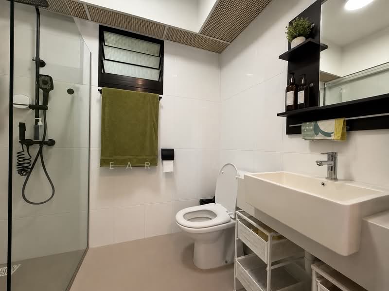 464A Bukit Batok West Avenue 8, 464A Bukit Batok West Avenue 8, 3 Bedrooms, 1,216 sqft, HDB Flat For Sale, by Pearlina Sim, 500142001 - Bathroom - PropertyGuru.com.sg