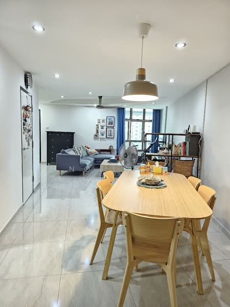 678D Jurong West Street 64, 678D Jurong West Street 64, 3 Bedrooms, 1,195 sqft, HDB Flat For Sale, by Noel Lu, 500142003 - Living Room - PropertyGuru.com.sg
