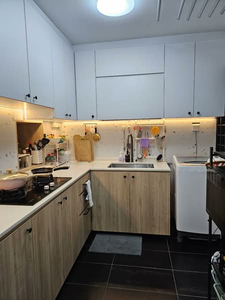 678D Jurong West Street 64, 678D Jurong West Street 64, 3 Bedrooms, 1,195 sqft, HDB Flat For Sale, by Noel Lu, 500142003 - Kitchen - PropertyGuru.com.sg