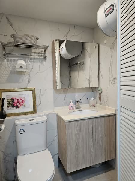 678D Jurong West Street 64, 678D Jurong West Street 64, 3 Bedrooms, 1,195 sqft, HDB Flat For Sale, by Noel Lu, 500142003 - Bathroom - PropertyGuru.com.sg