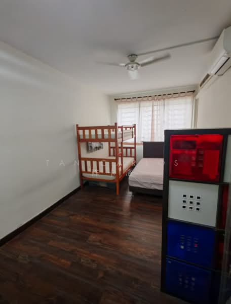 156 Simei Road, 156 Simei Road, 3 Bedrooms, 1,119 sqft, HDB Flat For Sale, by Tan Carlos 陈卡洛, 500142007 - Bedroom - PropertyGuru.com.sg