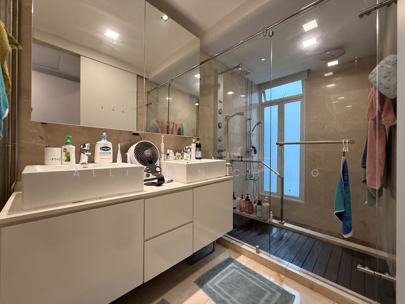 The Greenwood, 203 Greenwood Avenue, 5 Bedrooms, 3,000 sqft, Cluster House For Sale, by Alliston Chung, 500142025 - Bathroom - PropertyGuru.com.sg