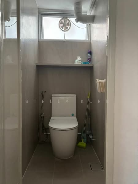 5 Ghim Moh Road, 5 Ghim Moh Road, Room Rental, 170 sqft, HDB Flat For Rent, by Stella Kuek, 500142027 - Bathroom - PropertyGuru.com.sg