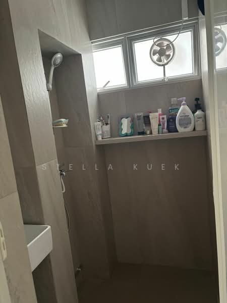 5 Ghim Moh Road, 5 Ghim Moh Road, Room Rental, 170 sqft, HDB Flat For Rent, by Stella Kuek, 500142027 - Bathroom - PropertyGuru.com.sg