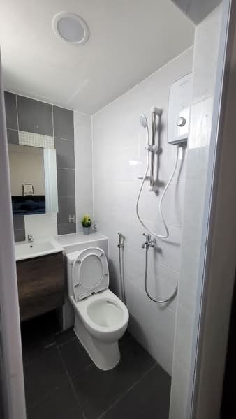 Orchid Park Condominium, 83 Yishun Street 81, 2 Bedrooms, 872 sqft, Condominium For Sale, by Sherdale Goh, 500142032 - Bathroom - PropertyGuru.com.sg