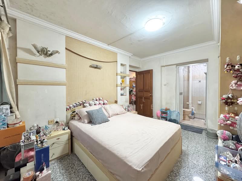 25 Telok Blangah Crescent, 25 Telok Blangah Crescent, 3 Bedrooms, 1,259 sqft, HDB Flat For Sale, by Phoebe, 500142036 - Bedroom - PropertyGuru.com.sg