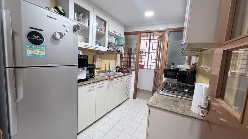 Queens, 10 Stirling Road, Room Rental, 100 sqft, Condominium For Rent, by Leen Yap, 500142049 - Kitchen - PropertyGuru.com.sg