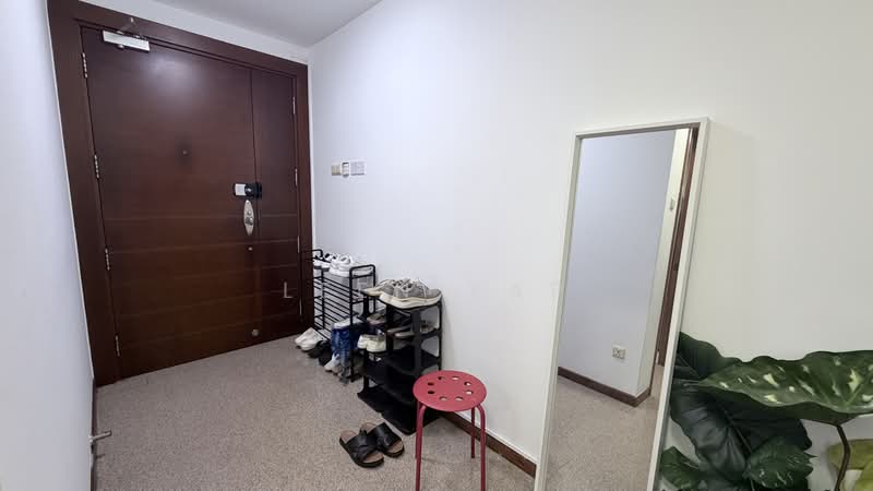 Queens, 10 Stirling Road, Room Rental, 100 sqft, Condominium For Rent, by Leen Yap, 500142049 - Entrance - PropertyGuru.com.sg