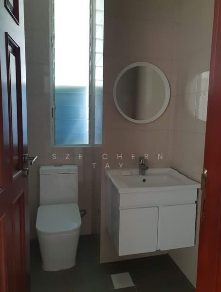 Cavendish Park, 16 Pine Grove, 3 Bedrooms, 1,269 sqft, Condominium For Rent, by Sze Chern Tay, 500142056 - Bathroom - PropertyGuru.com.sg