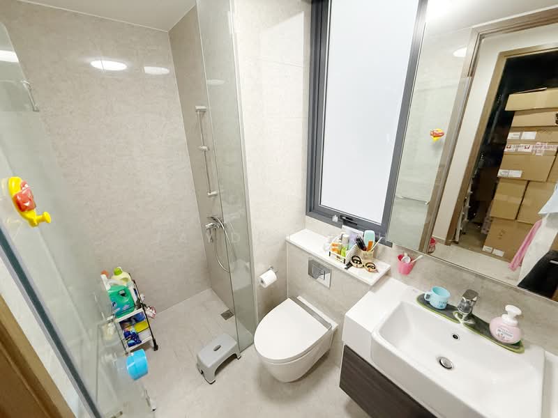 Parc Botannia, 12 Fernvale Street, 3 Bedrooms, 872 sqft, Condominium For Sale, by Jayden Peh, 500142079 - Bathroom - PropertyGuru.com.sg