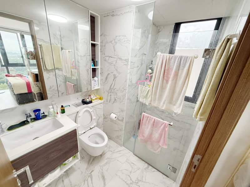 Parc Botannia, 12 Fernvale Street, 3 Bedrooms, 872 sqft, Condominium For Sale, by Jayden Peh, 500142079 - Bathroom - PropertyGuru.com.sg