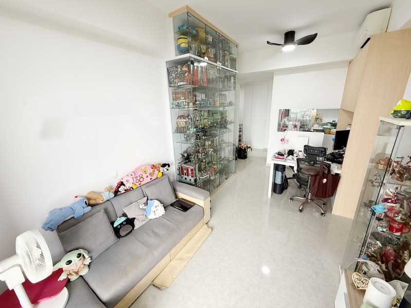 Parc Botannia, 12 Fernvale Street, 3 Bedrooms, 872 sqft, Condominium For Sale, by Jayden Peh, 500142079 - Living Room - PropertyGuru.com.sg