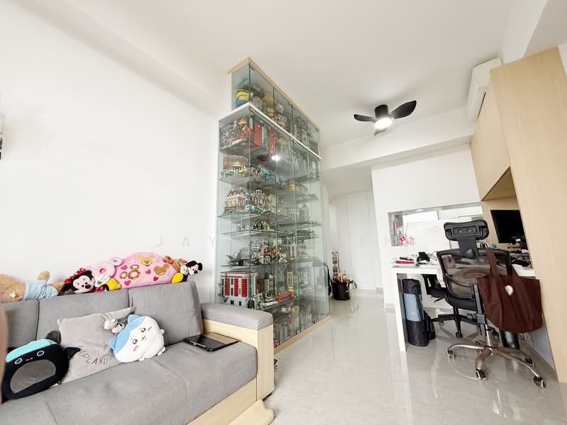 Parc Botannia, 12 Fernvale Street, 3 Bedrooms, 872 sqft, Condominium For Sale, by Jayden Peh, 500142079 - Living Room - PropertyGuru.com.sg