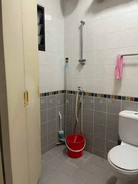 184A Rivervale Crescent, 184A Rivervale Crescent, 3 Bedrooms, 1,205 sqft, HDB Flat For Sale, by Angela Chan, 500142081 - Bathroom - PropertyGuru.com.sg