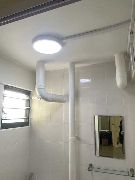 221 Serangoon Avenue 4, 221 Serangoon Avenue 4, 2 Bedrooms, 721 sqft, HDB Flat For Sale, by Alvin Ten, 500142125 - Bathroom - PropertyGuru.com.sg