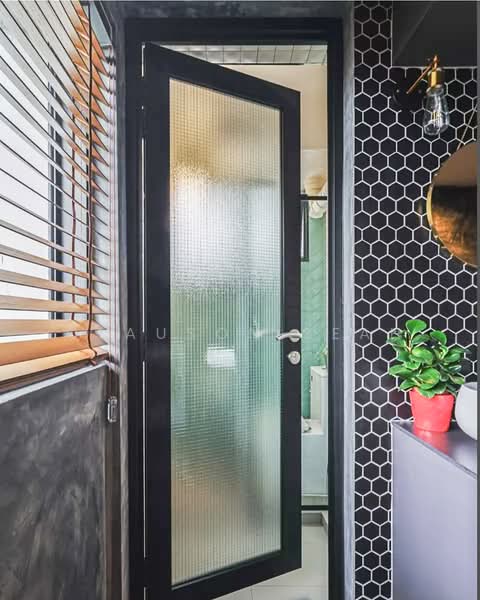 93 Geylang Bahru, 93 Geylang Bahru, 2 Bedrooms, 731 sqft, HDB Flat For Sale, by Clauson Seah, 500142129 - Bathroom - PropertyGuru.com.sg