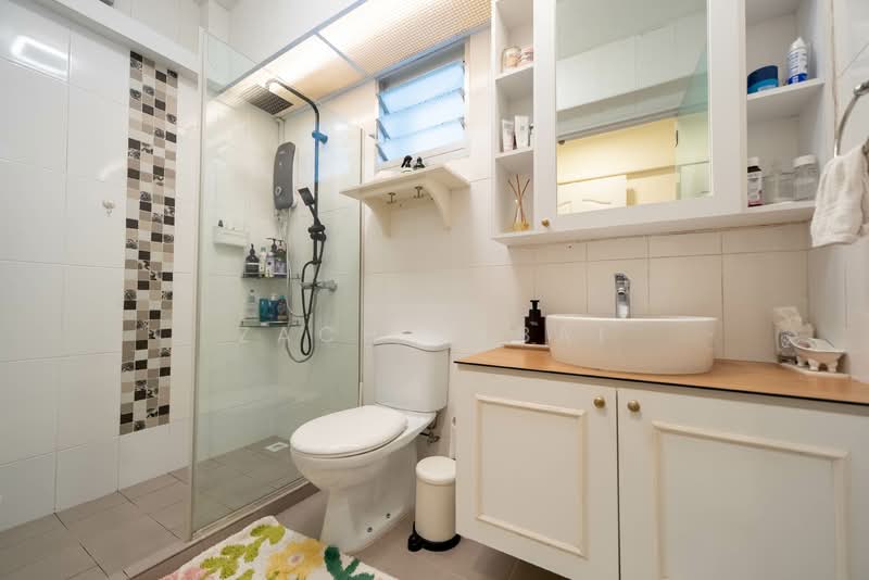 487C Choa Chu Kang Avenue 5, 487C Choa Chu Kang Avenue 5, 4 Bedrooms, 1,216 sqft, HDB Flat For Sale, by Zach Sabai, 500142130 - Bathroom - PropertyGuru.com.sg
