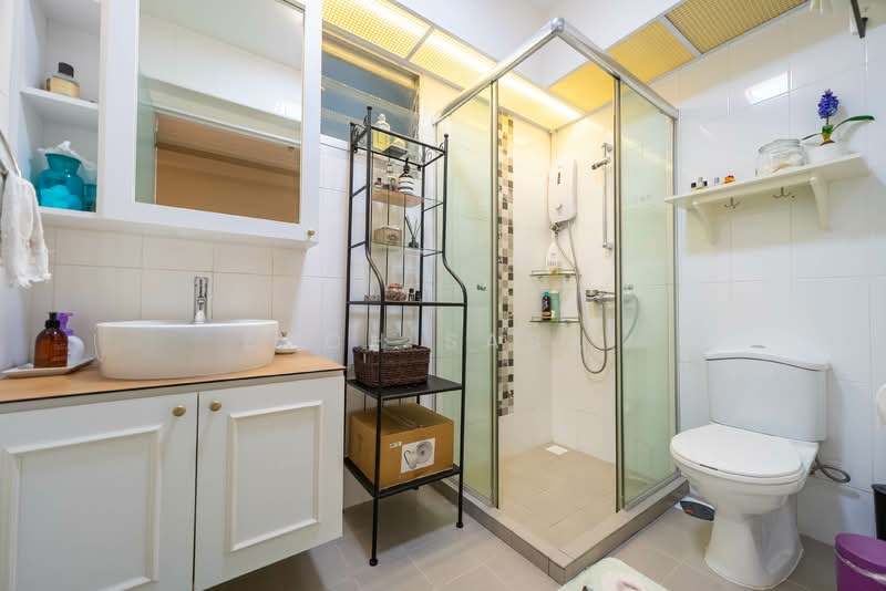 487C Choa Chu Kang Avenue 5, 487C Choa Chu Kang Avenue 5, 4 Bedrooms, 1,216 sqft, HDB Flat For Sale, by Zach Sabai, 500142130 - Bathroom - PropertyGuru.com.sg