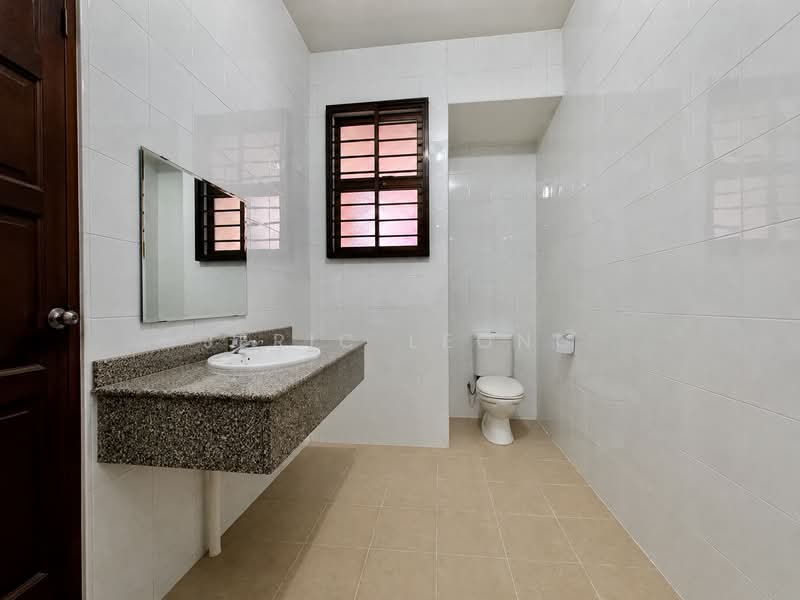 Cheng Soon Garden, , 5 Bedrooms, 3,200 sqft, Semi-Detached House For Rent, by Jeric Leong, 500142139 - Bathroom - PropertyGuru.com.sg