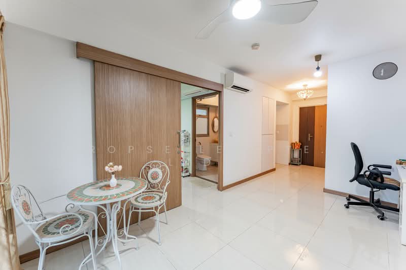 408B Northshore Drive, 408B Northshore Drive, 1 Bedroom, 506 sqft, HDB Flat For Sale, by Reine Chan, 500142141 - Living Room - PropertyGuru.com.sg