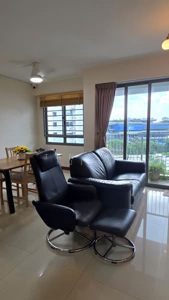 678C Punggol Drive, 678C Punggol Drive, 3 Bedrooms, 1,216 sqft, HDB Flat For Sale, by Tan Shi Jie, 500142151 - Living Room - PropertyGuru.com.sg