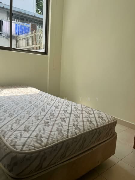 Jalan gendang, , 4 Bedrooms, 2,600 sqft, Semi-Detached House For Rent, by Alvin Tay, 500142171 - Bedroom - PropertyGuru.com.sg