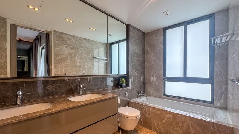 Nim Collection, Nim Terrace, 5 Bedrooms, 1,686 sqft, Terraced House For Sale, by Agnes Heng, 500142178 - Bathroom - PropertyGuru.com.sg