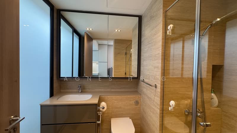Nim Collection, Nim Terrace, 5 Bedrooms, 1,686 sqft, Terraced House For Sale, by Agnes Heng, 500142178 - Bathroom - PropertyGuru.com.sg