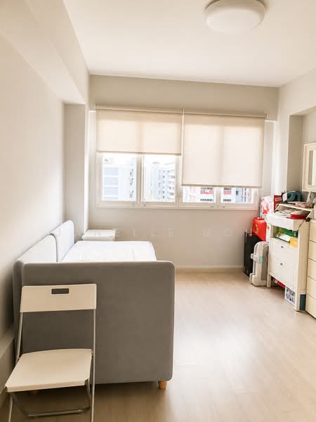 424 Hougang Avenue 6, 424 Hougang Avenue 6, 4 Bedrooms, 1,421 sqft, HDB Flat For Sale, by Janelle Goh, 500142187 - 2nd bedroom - PropertyGuru.com.sg