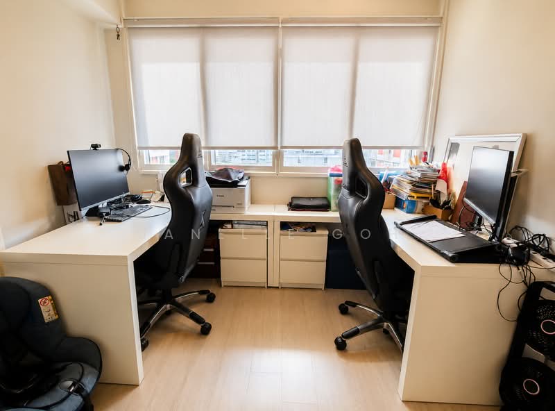 424 Hougang Avenue 6, 424 Hougang Avenue 6, 4 Bedrooms, 1,421 sqft, HDB Flat For Sale, by Janelle Goh, 500142187 - 3rd bedroom/ Study - PropertyGuru.com.sg