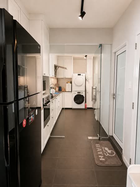 424 Hougang Avenue 6, 424 Hougang Avenue 6, 4 Bedrooms, 1,421 sqft, HDB Flat For Sale, by Janelle Goh, 500142187 - Kitchen - PropertyGuru.com.sg