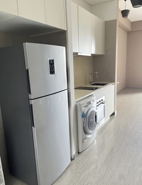 Stratum, 98 Elias Road, 1 Bedroom, 452 sqft, Condominium For Rent, by Kelvin Lim, 500142189 - Kitchen - PropertyGuru.com.sg