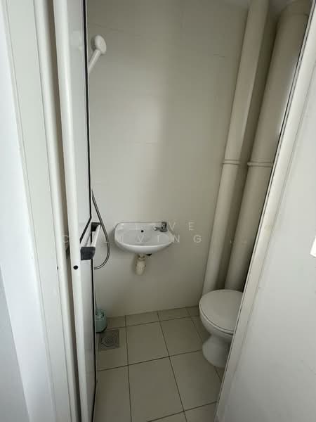 The Parc Condominium, 3 West Coast Walk, Room Rental, 150 sqft, Condominium For Rent, by Liu Siqi, 500142193 - Bathroom - PropertyGuru.com.sg
