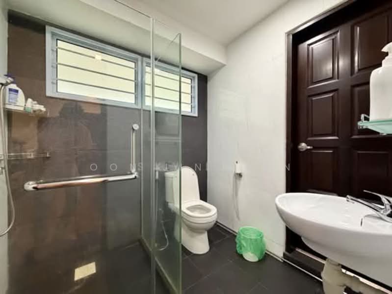 29 Dyson Road, , 5 Bedrooms, 3,500 sqft, Corner Terrace For Rent, by Oon Jin Kuan, 500142195 - Bathroom - PropertyGuru.com.sg