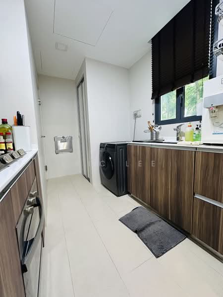 The Luxurie, 21 Compassvale Road, 4 Bedrooms, 1,313 sqft, Condominium For Sale, by Eric Lee, 500142208 - Kitchen - PropertyGuru.com.sg