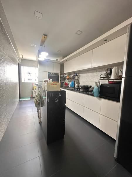 341 Jurong East Avenue 1, 341 Jurong East Avenue 1, 3 Bedrooms, 1,119 sqft, HDB Flat For Sale, by Sharon Leong Suit LAN, 500142219 - Kitchen - PropertyGuru.com.sg