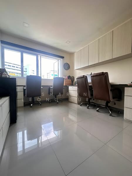 341 Jurong East Avenue 1, 341 Jurong East Avenue 1, 3 Bedrooms, 1,119 sqft, HDB Flat For Sale, by Sharon Leong Suit LAN, 500142219 - Study - PropertyGuru.com.sg