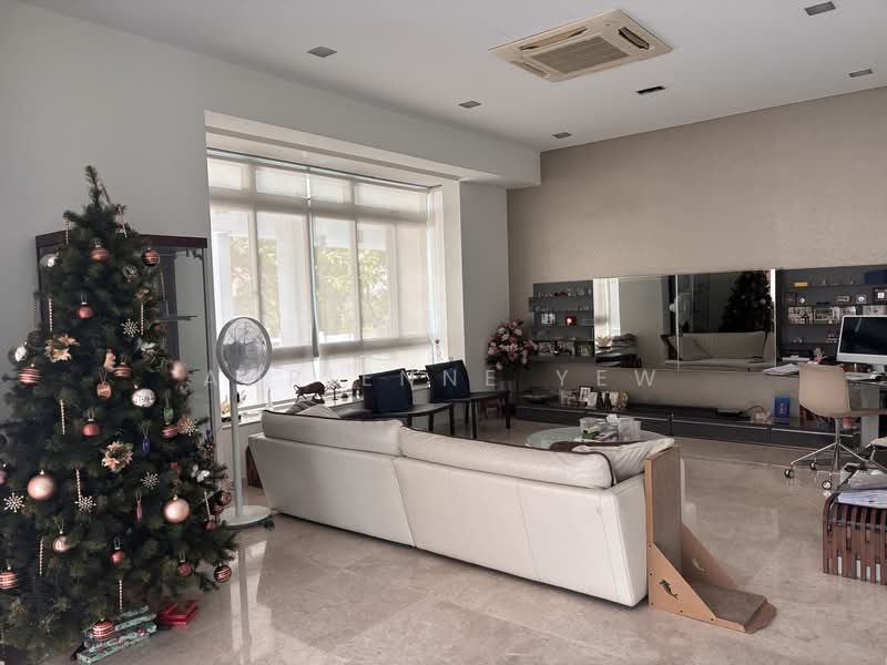 Move in condition semi D at Beauty World MRT, Yuk Tong Avenue, 6 Bedrooms, 4,350 sqft, Semi-Detached House For Rent, by Adrienne Yew, 500142221 - Living Room - PropertyGuru.com.sg