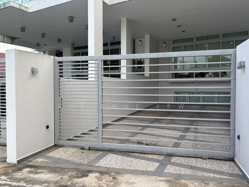 Move in condition semi D at Beauty World MRT, Yuk Tong Avenue, 6 Bedrooms, 4,350 sqft, Semi-Detached House For Rent, by Adrienne Yew, 500142221 - Exterior - PropertyGuru.com.sg