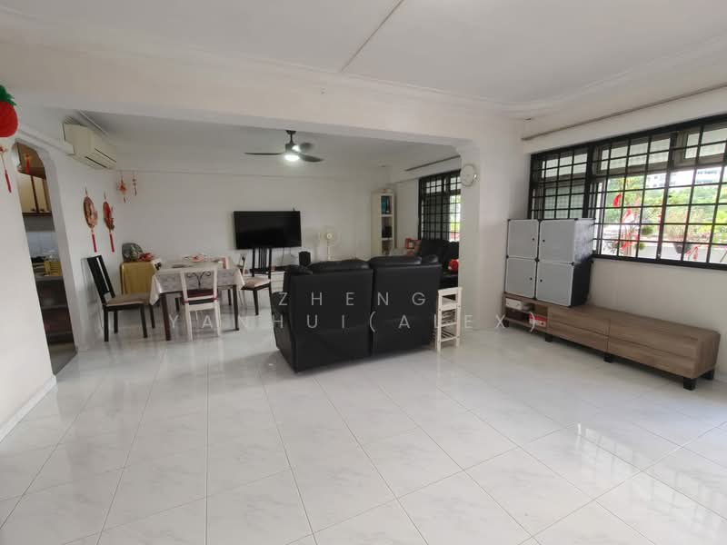810 Woodlands Street 81, 810 Woodlands Street 81, 3 Bedrooms, 1,141 sqft, HDB Flat For Sale, by Zheng Yanhui(Alex), 500142242 - Living Room - PropertyGuru.com.sg