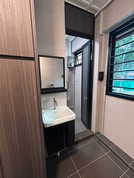 48 Sims Place, 48 Sims Place, 2 Bedrooms, 750 sqft, HDB Flat For Rent, by Zac Mohd, 500142251 - Bathroom - PropertyGuru.com.sg