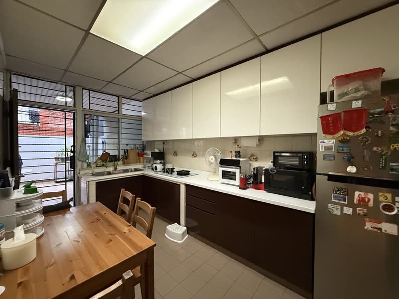 Waringin Park, Waringin Park, 4 Bedrooms, 2,000 sqft, Terraced House For Sale, by Lynn Tiang, 500142253 - Kitchen - PropertyGuru.com.sg